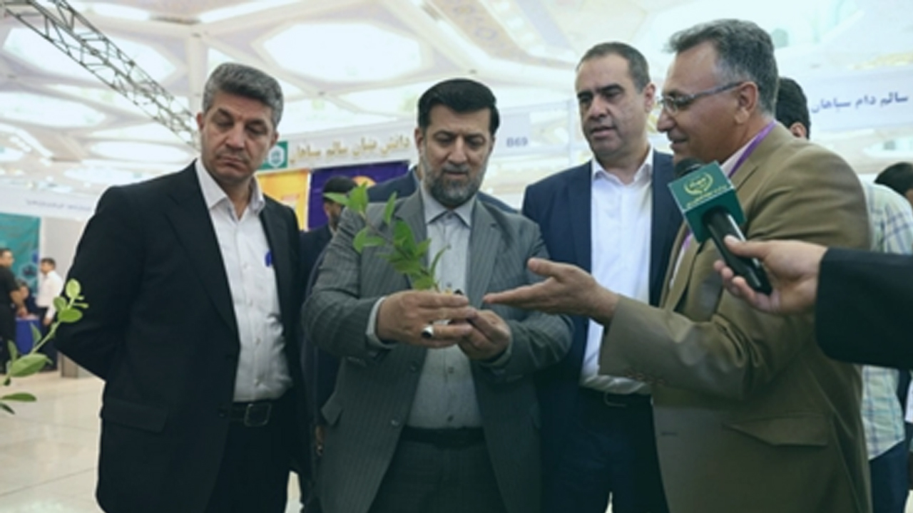 سرپرست وزارت جهاد کشاورزی از نمایشگاه آبادیران بازدید کرد